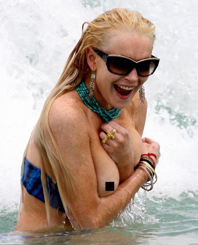 lindsay lohan 2011 bikini. crashing over Lindsay,